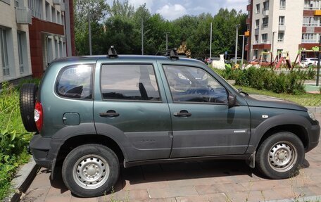 Chevrolet Niva I рестайлинг, 2011 год, 560 000 рублей, 3 фотография