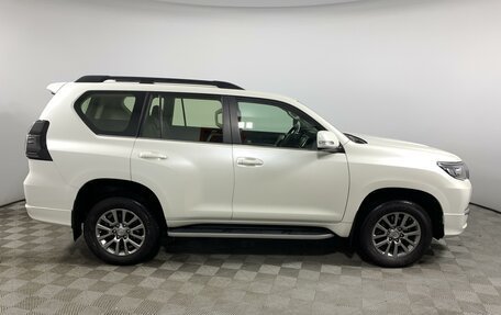 Toyota Land Cruiser Prado 150 рестайлинг 2, 2018 год, 6 300 000 рублей, 4 фотография