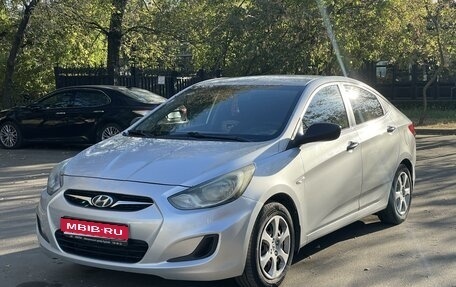 Hyundai Solaris II рестайлинг, 2013 год, 850 000 рублей, 1 фотография