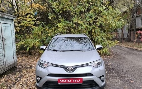 Toyota RAV4, 2018 год, 2 600 000 рублей, 4 фотография