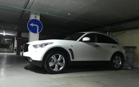 Infiniti FX II, 2013 год, 2 800 000 рублей, 14 фотография