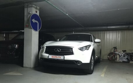 Infiniti FX II, 2013 год, 2 800 000 рублей, 12 фотография