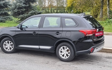 Mitsubishi Outlander III рестайлинг 3, 2019 год, 2 185 000 рублей, 3 фотография