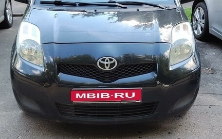 Toyota Yaris III рестайлинг, 2009 год, 505 000 рублей, 1 фотография