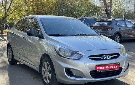 Hyundai Solaris II рестайлинг, 2013 год, 850 000 рублей, 2 фотография