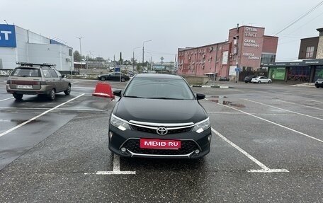 Toyota Camry, 2017 год, 2 350 000 рублей, 3 фотография