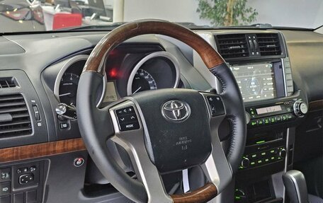 Toyota Land Cruiser Prado 150 рестайлинг 2, 2013 год, 3 675 000 рублей, 16 фотография