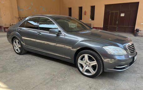 Mercedes-Benz S-Класс, 2009 год, 1 799 999 рублей, 3 фотография