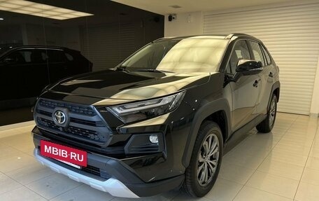 Toyota RAV4, 2024 год, 4 900 000 рублей, 2 фотография