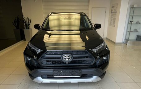 Toyota RAV4, 2024 год, 4 900 000 рублей, 2 фотография