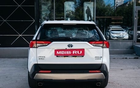 Toyota RAV4, 2023 год, 5 800 000 рублей, 4 фотография