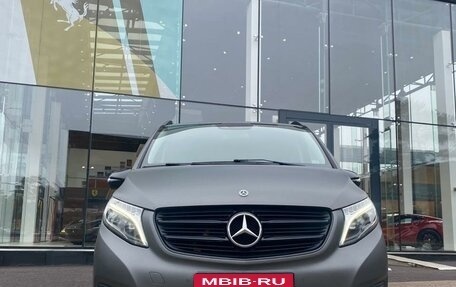 Mercedes-Benz V-Класс, 2018 год, 4 950 000 рублей, 2 фотография