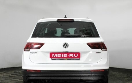 Volkswagen Tiguan II, 2019 год, 2 999 000 рублей, 6 фотография