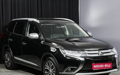 Mitsubishi Outlander III рестайлинг 3, 2016 год, 2 337 000 рублей, 3 фотография