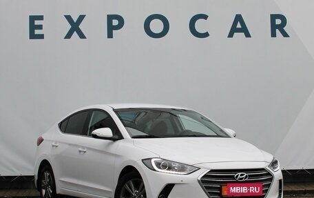 Hyundai Elantra VI рестайлинг, 2018 год, 1 674 000 рублей, 7 фотография