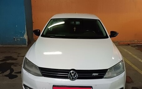 Volkswagen Jetta VI, 2013 год, 1 500 000 рублей, 2 фотография