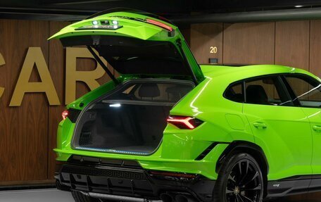 Lamborghini Urus I, 2024 год, 44 000 000 рублей, 7 фотография