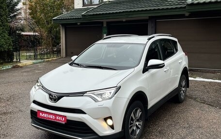 Toyota RAV4, 2019 год, 2 390 000 рублей, 1 фотография