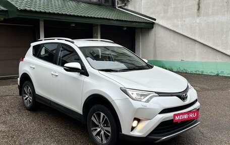 Toyota RAV4, 2019 год, 2 390 000 рублей, 2 фотография