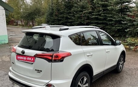 Toyota RAV4, 2019 год, 2 390 000 рублей, 3 фотография