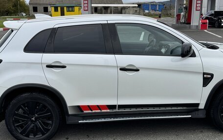 Mitsubishi Outlander III рестайлинг 3, 2020 год, 2 150 000 рублей, 7 фотография