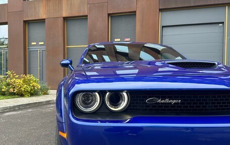 Dodge Challenger III рестайлинг 2, 2021 год, 6 150 000 рублей, 4 фотография