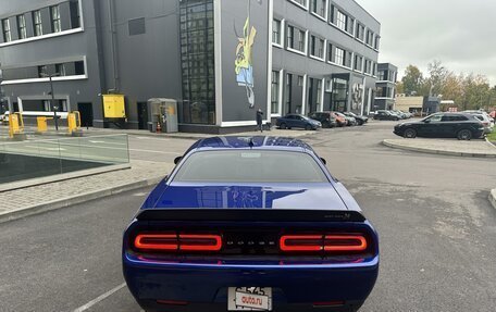 Dodge Challenger III рестайлинг 2, 2021 год, 6 150 000 рублей, 16 фотография