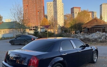 Chrysler 300C II, 2004 год, 875 000 рублей, 24 фотография