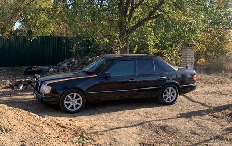 Mercedes-Benz E-Класс, 1995 год, 320 000 рублей, 5 фотография