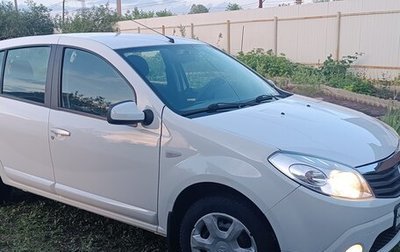 Renault Sandero I, 2013 год, 700 000 рублей, 1 фотография