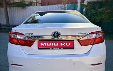 Toyota Camry, 2012 год, 1 850 000 рублей, 6 фотография