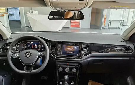 Volkswagen T-Roc I, 2021 год, 1 679 000 рублей, 6 фотография