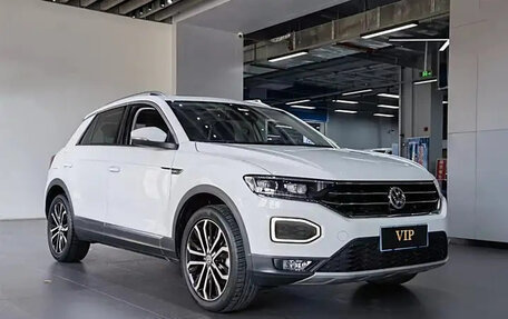 Volkswagen T-Roc I, 2021 год, 1 679 000 рублей, 3 фотография