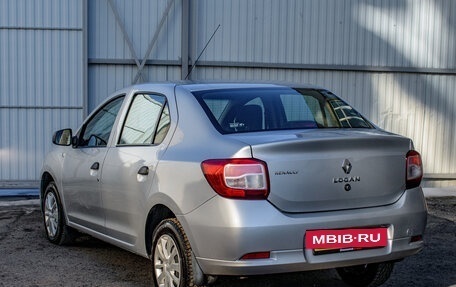 Renault Logan II, 2018 год, 823 000 рублей, 4 фотография