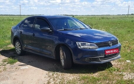 Volkswagen Jetta VI, 2011 год, 1 000 000 рублей, 1 фотография