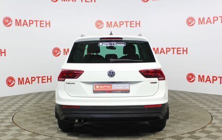 Volkswagen Tiguan II, 2019 год, 2 996 000 рублей, 6 фотография