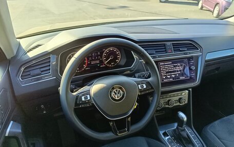 Volkswagen Tiguan II, 2018 год, 2 549 000 рублей, 18 фотография