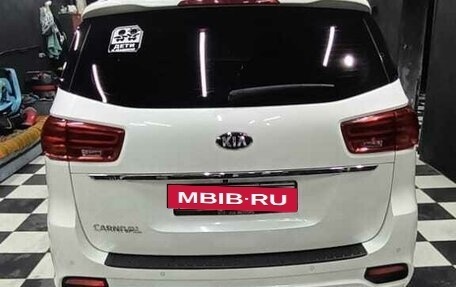 KIA Carnival III, 2018 год, 3 050 000 рублей, 12 фотография