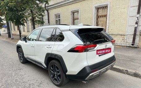 Toyota RAV4, 2022 год, 4 500 000 рублей, 3 фотография