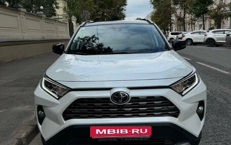 Toyota RAV4, 2022 год, 4 500 000 рублей, 6 фотография