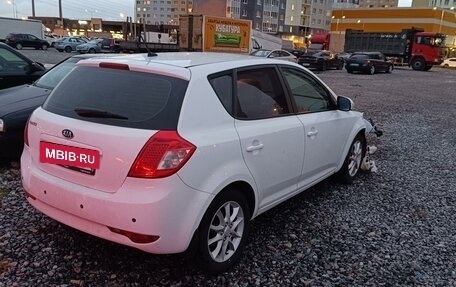 KIA cee'd I рестайлинг, 2011 год, 350 000 рублей, 2 фотография