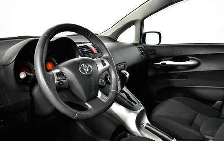 Toyota Auris II, 2010 год, 13 фотография