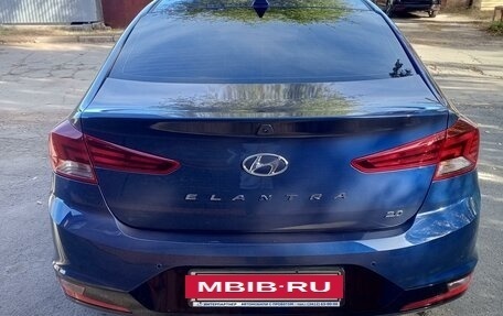 Hyundai Elantra VI рестайлинг, 2019 год, 1 800 000 рублей, 6 фотография