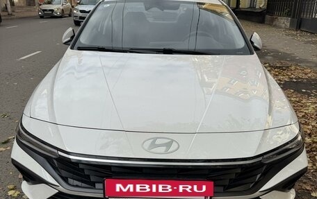 Hyundai Elantra, 2023 год, 2 500 000 рублей, 2 фотография