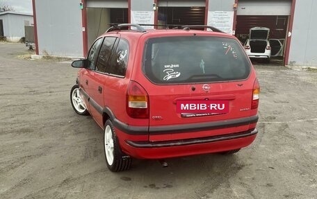 Opel Zafira A рестайлинг, 2001 год, 235 000 рублей, 4 фотография