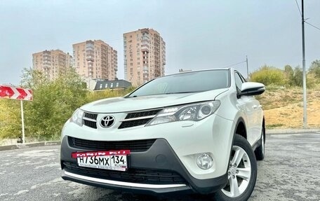 Toyota RAV4, 2013 год, 2 000 000 рублей, 4 фотография