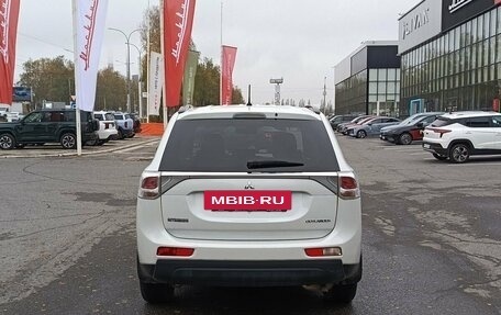 Mitsubishi Outlander III рестайлинг 3, 2013 год, 1 509 200 рублей, 6 фотография