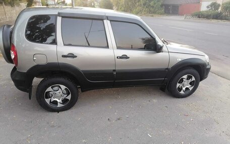 Chevrolet Niva I рестайлинг, 2012 год, 550 000 рублей, 2 фотография