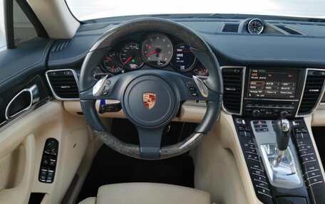 Porsche Panamera II рестайлинг, 2009 год, 11 фотография