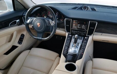 Porsche Panamera II рестайлинг, 2009 год, 10 фотография